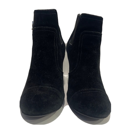 Tory Burch Adrienne Chelsea Boots 7.5 Gold Buckle Black Suede Leather Wedge Heel - Picture 2 of 12